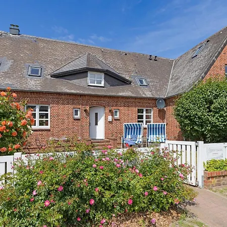Holiday home Strandgut